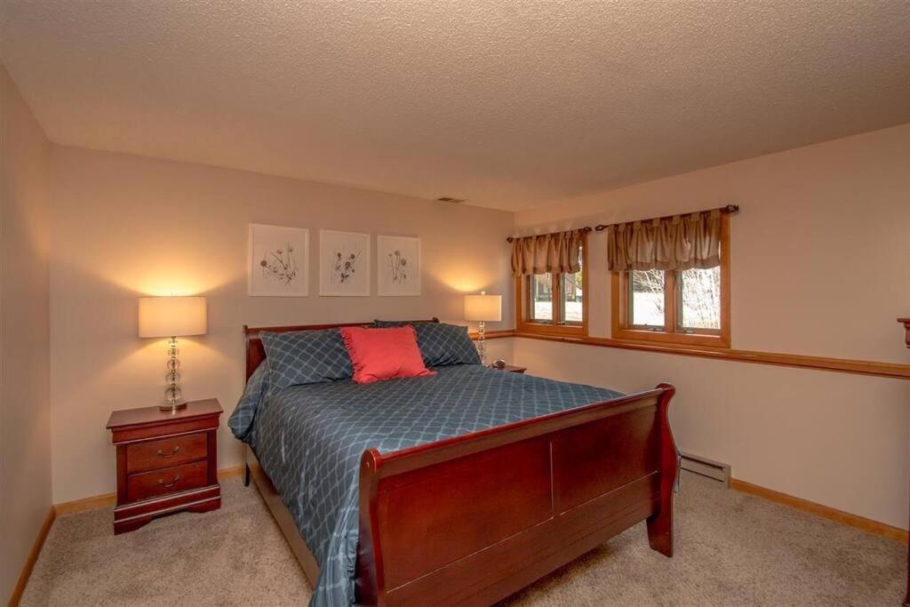 شقة Relaxing Riverside Retreat - Storyland, Attitash, North Conway بارتليت المظهر الخارجي الصورة